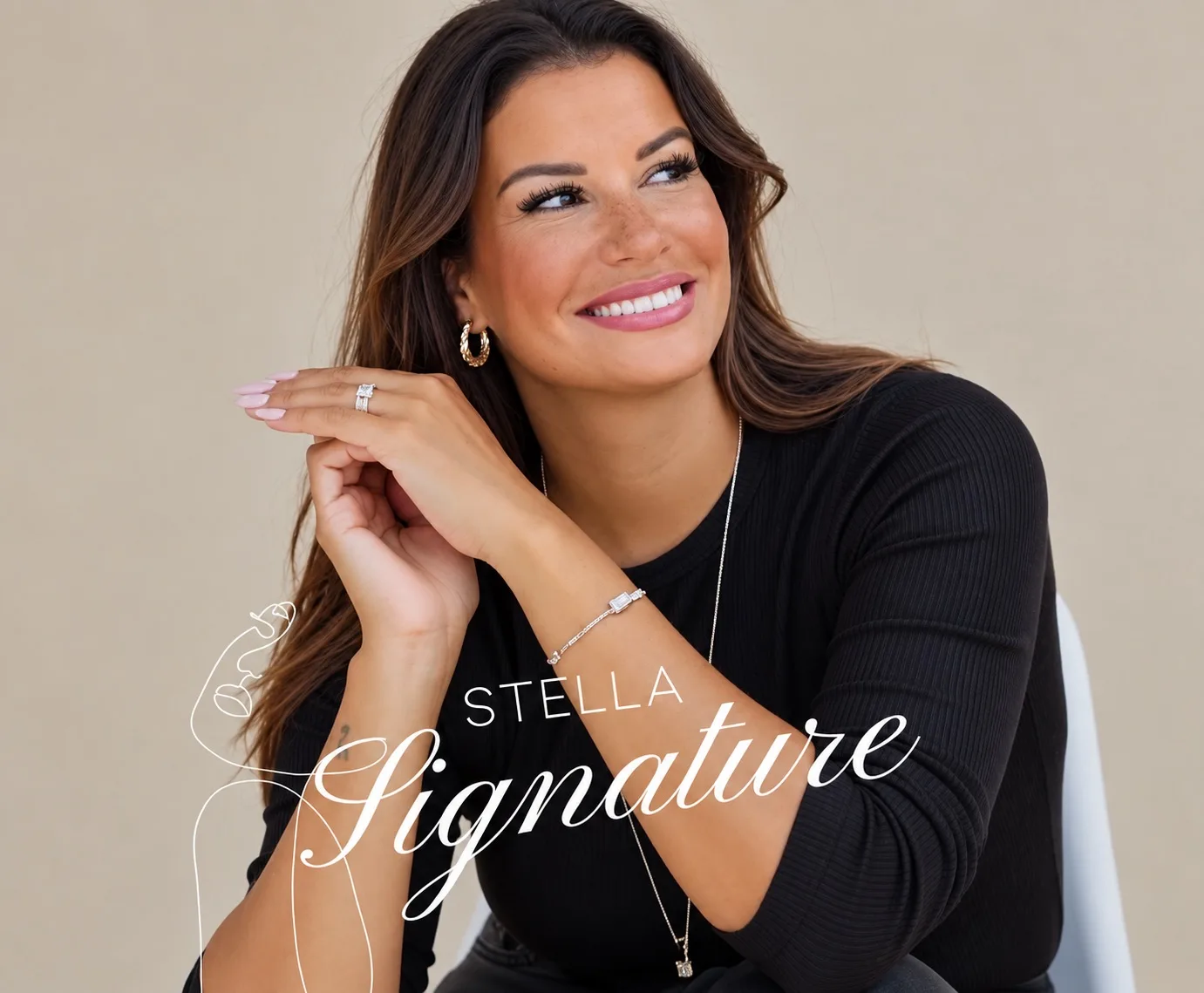 Estelle, souriante, avec le logo Stella Signature